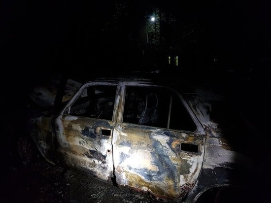 В поселке Геологов в Смоленске загорелся автомобиль