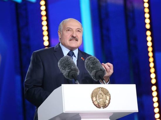 Лукашенко лишил званий более 80 экс-сотрудников силовых ведомств
