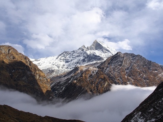 Группа россиян застряла в Гималаях перед закрытием Непала