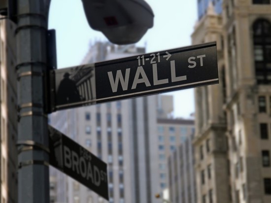 Индекс Nasdaq побил антирекорд марта, обвалившись на бирже Нью-Йорка