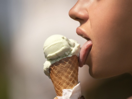 Диетолог рассказала, как часто можно есть мороженое