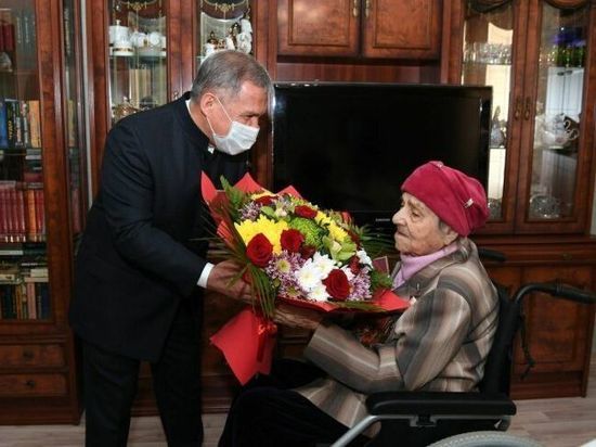 Со 100-летием ветерана войны поздравил Президент Татарстана