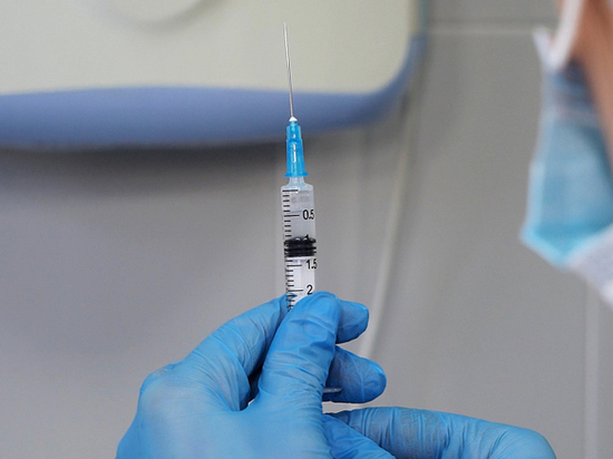 Более 130 тысяч доз вакцины от коронавируса привезли в Приморье