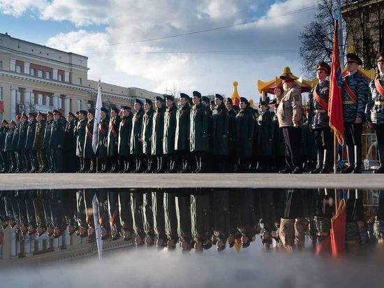 Глава Кемерова показал, как прошла репетиция торжественного марша на площади Советов