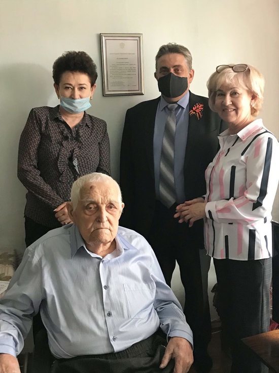 Несгибаемый: в Бурятии ветеран войны отметил 102-й день рождения