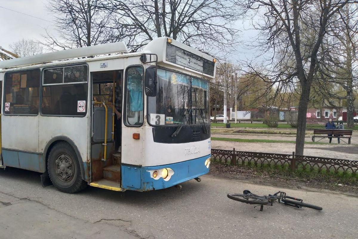 Костромские ДТП: на улице Федосеева троллейбус сбил ребенка-велосипедиста