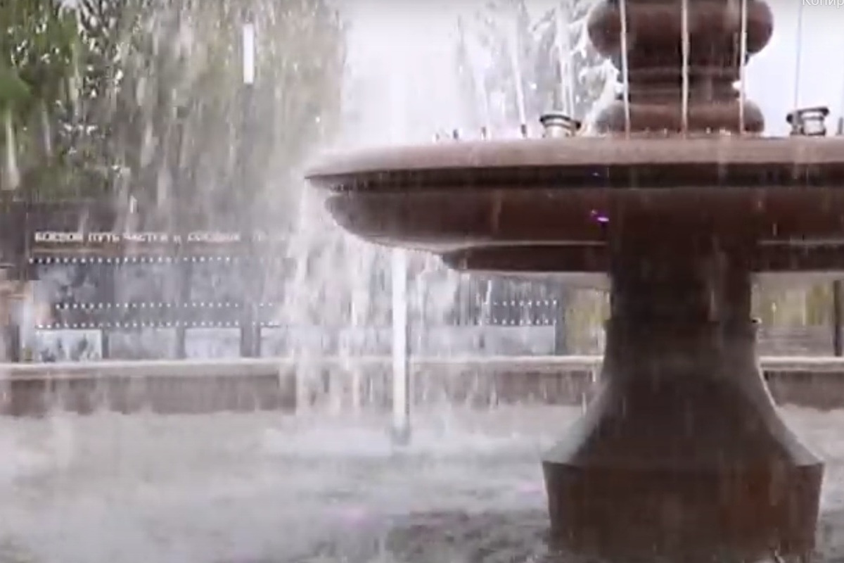 В костромском парке Победы заработал фонтан