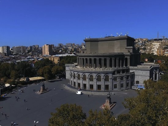 Армения отменила ограничения на въезд для привитых иностранцев