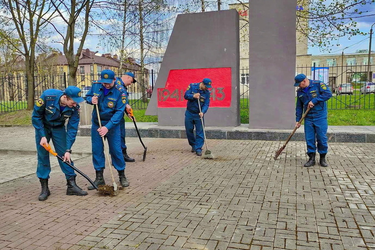 Уважение памятники. Работы по благоустройству. Мемориал памяти Смоленск. Мемориал в Смоленском районе. Министерство чрезвычайных ситуаций США.