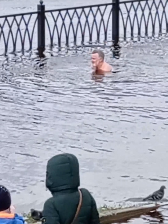 В Рыбинска местные жители открыли купальный сезон