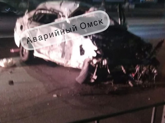 В Омске на перекрёстке проспекта Карла Маркса случилась смертельная авария