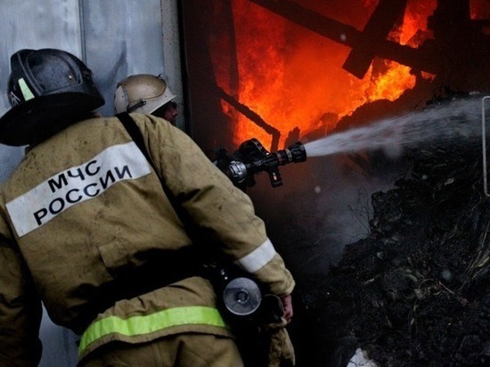 В Ростове на Извилистой сгорел магазин алкогольной продукции