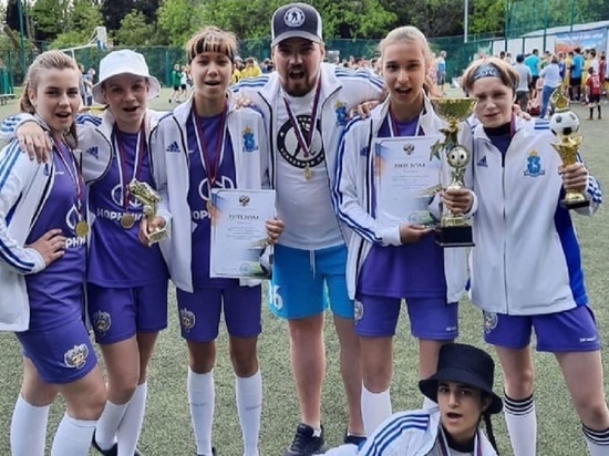 Футболистки из Ноябрьска заняли 1 место на всероссийских соревнованиях