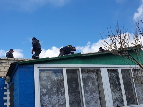 Энергетики и шахтеры восстановят крышу дома ветерана в Шерловой Горе