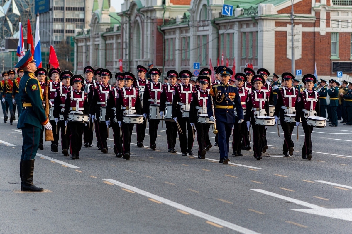 Где пройдет парад 9 мая. Парад в Новосибирске 2021 9 мая. Парад 9 мая 2023 в Москве. Ветераны на параде Победы 2021. Парад Победы 2021 Улан-Удэ.