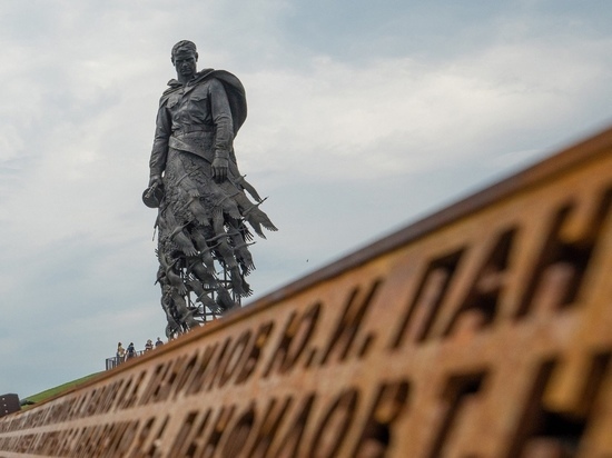 Председатель Госдумы Вячеслав Володин и Игорь Руденя возложат цветы к Ржевскому мемориалу