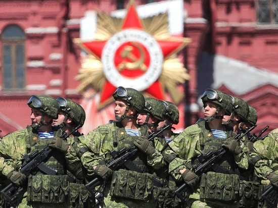 Три четверти россиян собрались смотреть трансляцию парада на Красной площади