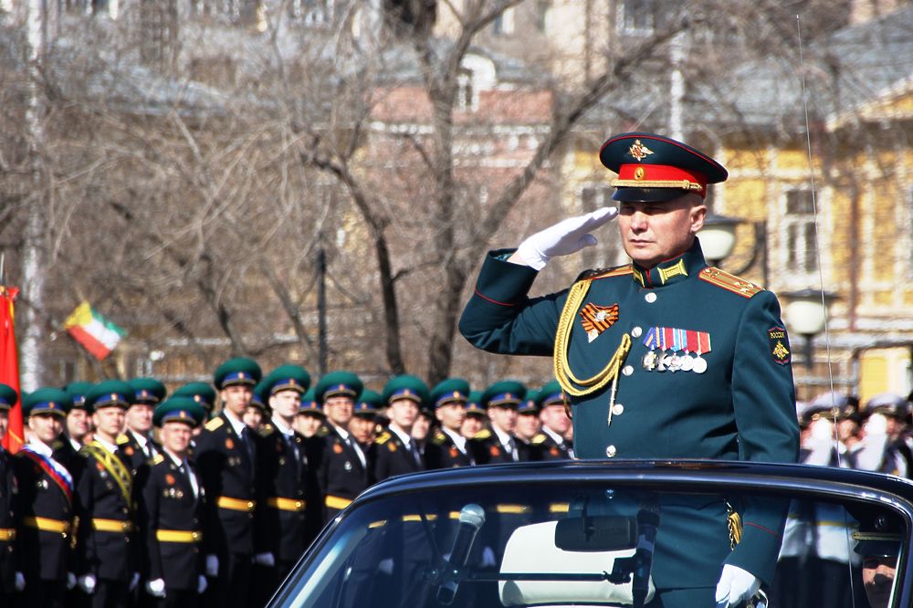 Тысячи людей, танки и авиация: фоторепортаж с парада Победы в Чите