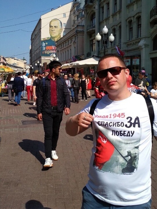 У костромских подростков входят в моду футболки с символикой Дня Победы