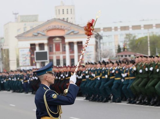 Праздничный парад 9 мая в Омске: прямая трансляция