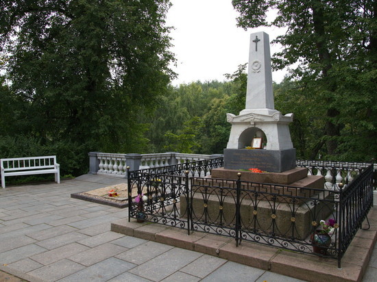 Могила Пушкина в Святогорском монастыре будет временно недоступна для туристов