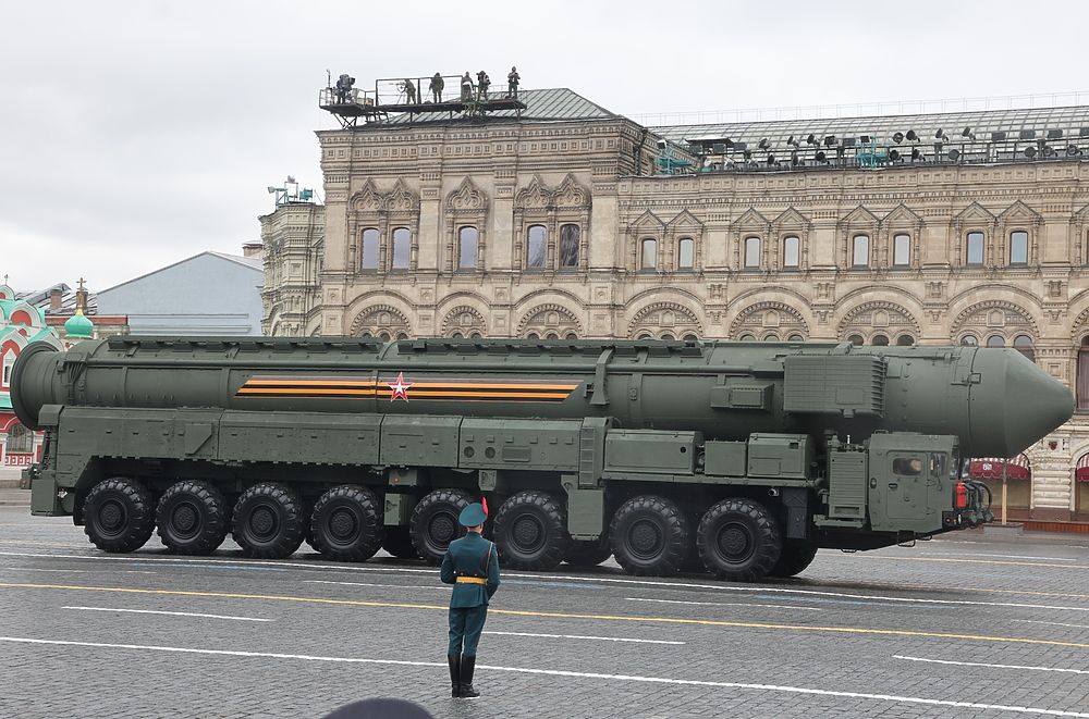 В Москве прошел Парад Победы: танки, ракеты и боевые роботы