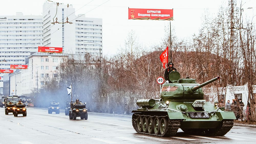 Военный парад в честь 76-летия со Дня Победы в Мурманске