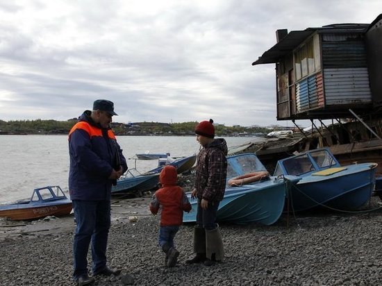 Спасатели призвали жителей Красноярского края  быть осторожней возле водоемов