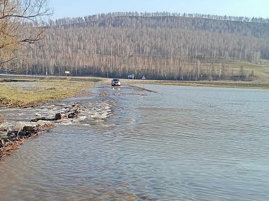В Хакасии затопило проезжую часть автодороги Усть-Чуль – Верхняя Тёя