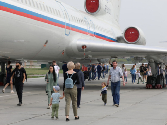 Военные впервые пустили посетителей на свою секцию аэропорта «Кольцово»