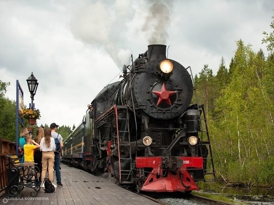 В парк «Рускеала» в мае отправятся 20 дополнительных рейсов ретропоезда