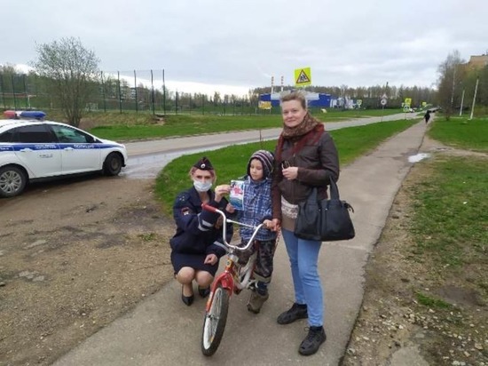 Сотрудники ГИБДД в Смоленской области провели акцию «Велобезопасность»