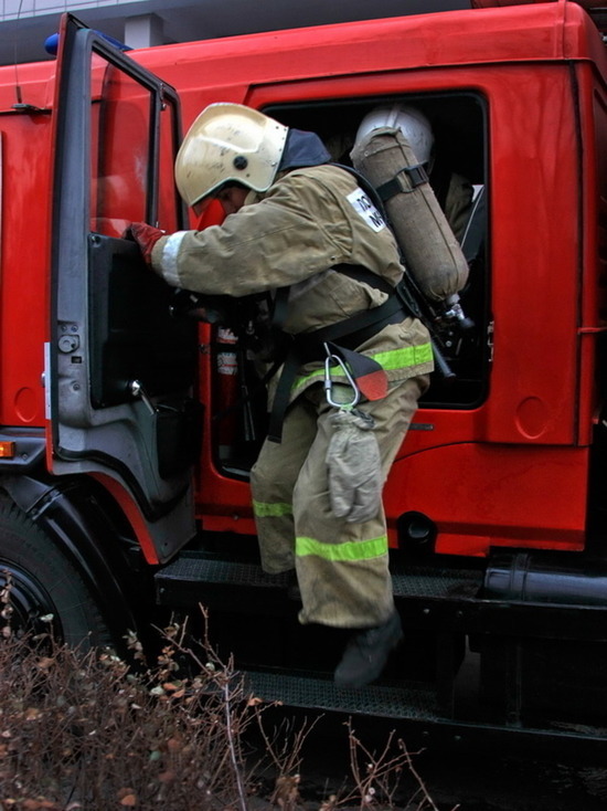 В Краснинском районе Смоленской области загорелась квартира