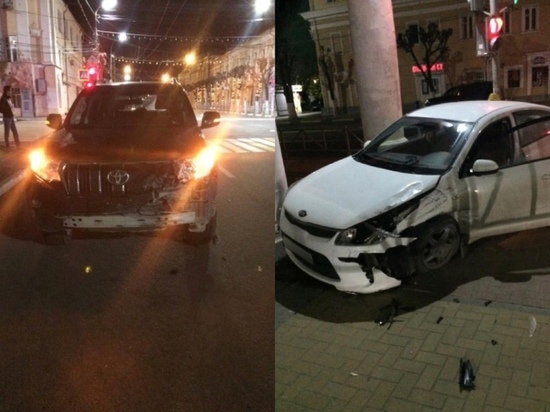 В центре Рязани 20-летняя девушка на внедорожнике устроила ДТП с такси
