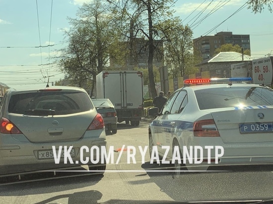 В Рязани образовалась пробка из-за аварии около «Барса» на Московском шоссе