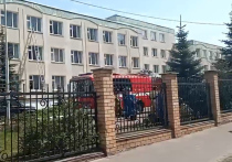 Двое подростков открыли стрельбу в здании гимназии в Казани