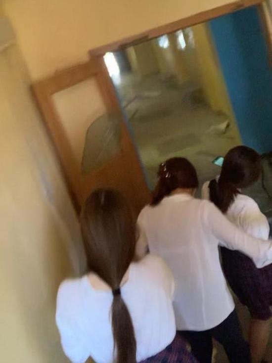 Опубликованы видео из казанской школы, где произошла стрельба, на место прибыл Минниханов