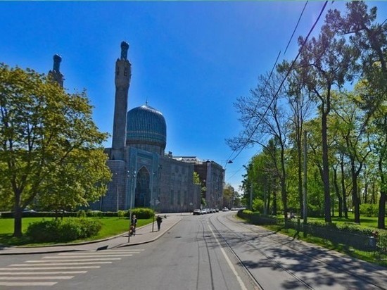 Празднование Ураза-байрам в Петербурге изменит маршрут движения у Соборной мечети