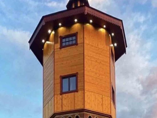 В Томске Александр Лунев восстановил башню после пожара