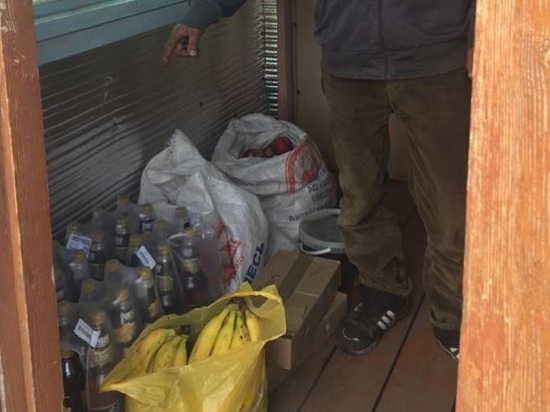 На Алтае селянин украл в сельском магазине пиво, рыбу и бананы