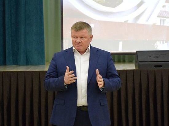 Мэр Саратова потребовал разработать меры для защиты школьников после ЧП в Казани