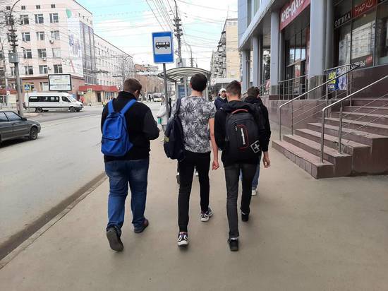 Саратовские школьники не заметили никаких дополнительных мер безопасности в первый день занятий после расстрела в Казани