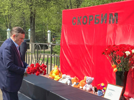 Глава Марий Эл побывал у мемориала памяти погибших в Казани