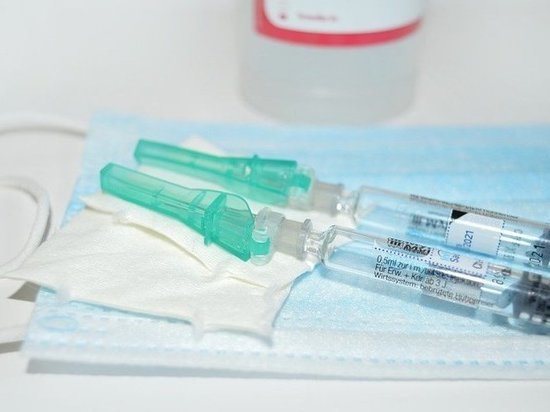 Больше 200 тыс кузбассовцев поставили прививку от COVID-19