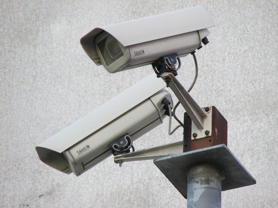 Камеры видеонаблюдения установят в 300 алтайских школах