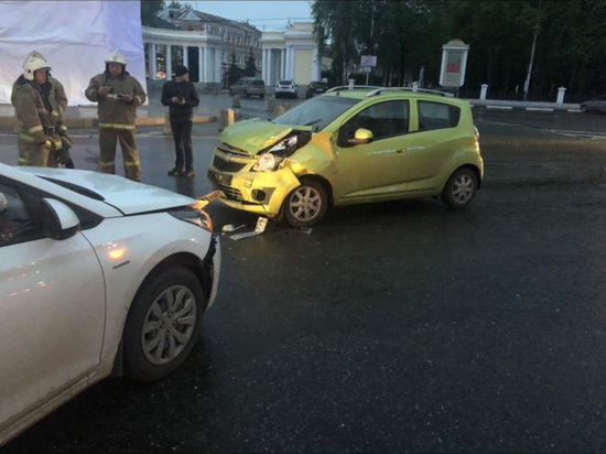 В столкновении Hyundai и Chevrolet в Рязани пострадал четырехлетний ребенок