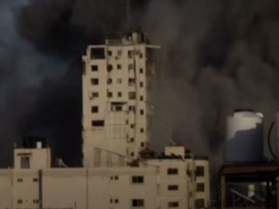 Авиаудары Израиля оставили сектор Газа без света и воды