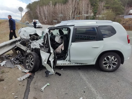 В Бурятии 70-летний водитель устроил аварию и попал в больницу