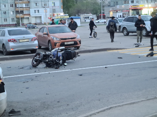 13-летняя девочка попала в больницу после ДТП с мотоциклистом в Кемерове
