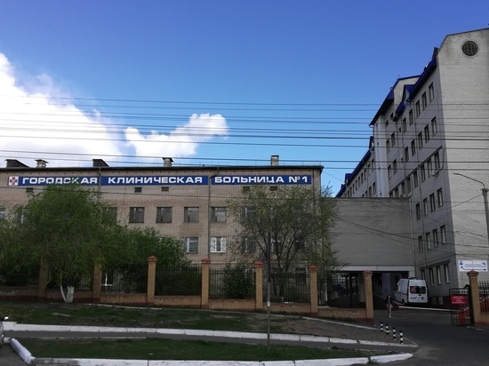 Пациент горбольницы в Чите погиб, выпав из окна пятого этажа